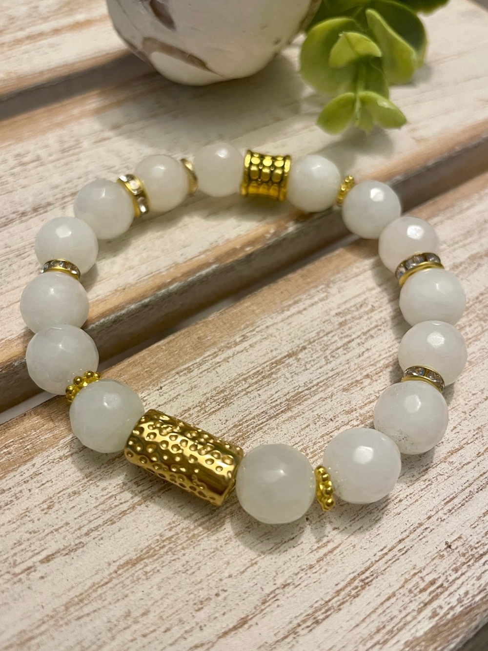 White Cream Quartz 10mm Stretch Gemstone Bracelet with Gold Accents - Picture 5 of 6